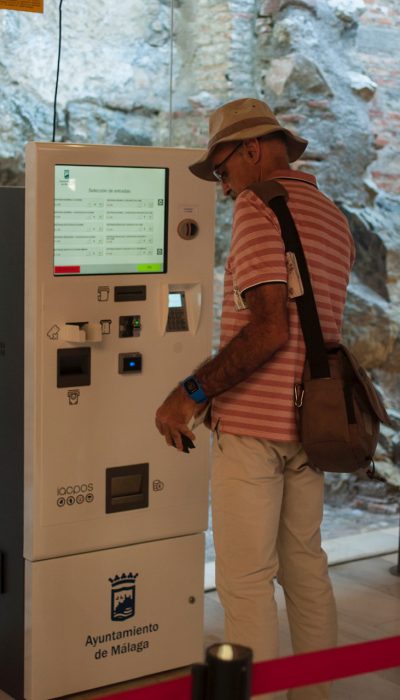 Máquinas automáticas en la Alcazaba de Málaga